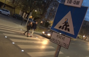 Ismét üzemel a Honvéd utcai okoszebra