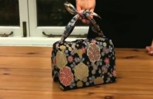 Karácsonyi tipp: így csomagolj, Furoshiki!