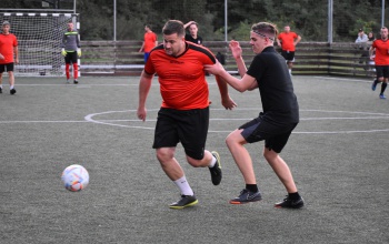 Focivilág Kupa – páros versenyfutás az élen