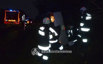 Nagyot csattant két kisteherautó az M7-esen