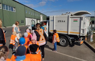 A kaposvári Rét utcai óvodások ismerkedtek a hulladékkezeléssel