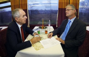 2013: szabadulás a béklyók alól
