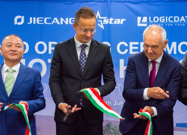 Átadták a J-Star gyárát