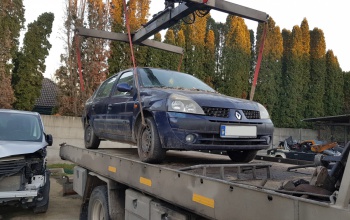 Folytatják az elhagyott autók elszállítását