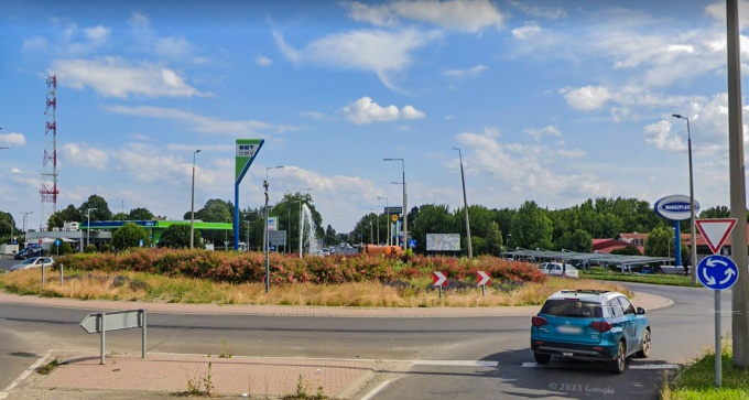 15 éve készült el a Raktár utcai körforgalom