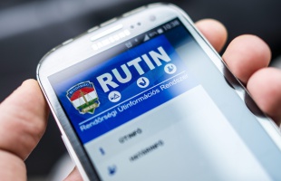 Útinformációs mobilapplikációt fejlesztett ki a rendőrség