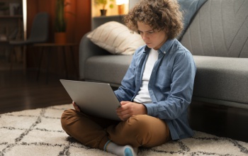 Útmutatót készített az NMHH a digitális szülői felügyelethez