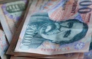Jövőre jelentősen emelkedik a minimálbér és a bérminimum