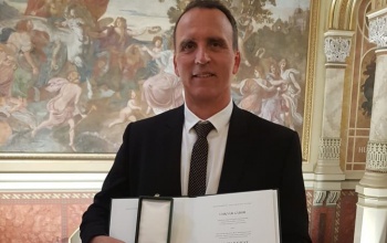 Magyar Ezüst Érdemkeresztet kapott Csikvár Gábor, a Somogy Zenekar tagja