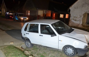 Részegen autót lopott, a szemközti villanyoszlopig jutott