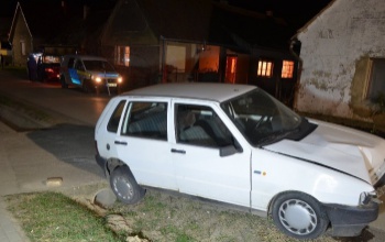 Részegen autót lopott, a szemközti villanyoszlopig jutott