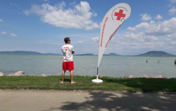 Továbbra is a kagylók okozta vágás a slágersérülés a Balatonnál