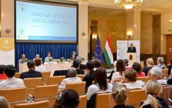 Egy évszázada tevékenykednek Magyarországon védőnők