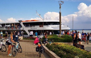 Rekordszámú biciklit szállítottak a Balaton vizén