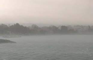 Száz kilométer per órás széllökéseket mértek szerdán a Balatonnál