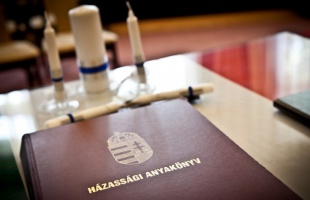 A papíralapú helyett elektronikus anyakönyvezés lesz