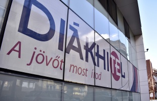 Péntekig meghosszabbította a Diákhitel Központ a hiteligénylési határidőt