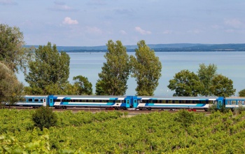 Hamarosan sűrűbben indulnak a járatok a magyar tengerhez