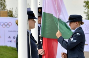 Felvonták a magyar zászlót az Olimpiai Faluban