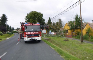 Kemény fába vágtak a tűzoltók
