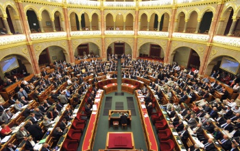 A veszélyhelyzet meghosszabbítására adhat felhatalmazást ma a parlament