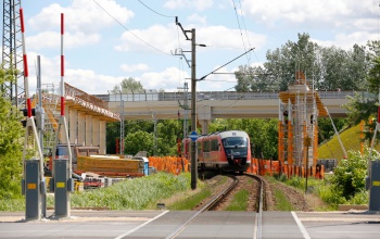 Kerékpárutak épültek, valamint vasúti átjárók újultak meg a Balaton déli partján