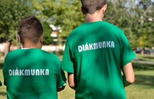 Fokozottan védik a dolgozó fiatalokat a munkaügyi szabályok