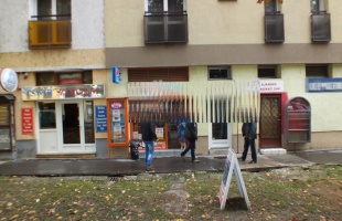 Előzetesben a késes borrabló