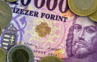 Gyengült a forint reggel