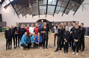 Látványos produkciókkal és megható búcsúval zárult a Lovastorna Országos Bajnokság Kaposváron