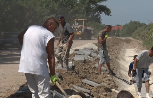 Készül a szilárd burkolat a Füredi szőlőhegyre és a Desedára