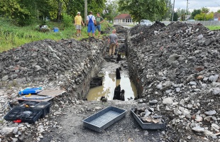 Újabb szakaszai kerültek elő a kaposvári vár palánkfalának - videó