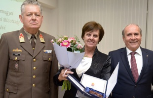 Dr. Fadgyas Erzsébet főorvos, volt vármegyei tisztifőorvos kapta a Somogy Vármegye Védelméért emlékplakettet