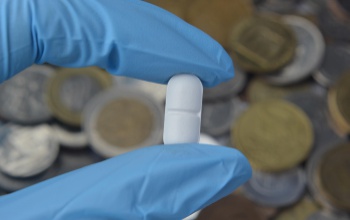 Online kábítószer-terjesztő hálózatot leplezett le a rendőrség