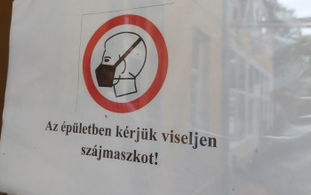 5,5 millió beoltott után védettségi igazolvány nélkül strandolhatunk és a maszkokat is eldobhatjuk