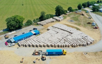 Megérkezett 150 ezer napelemtábla a kaposvári napelemparkba