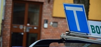 Több mint ötszáz kilométert kell vezetniük a jogosítványra pályázóknak