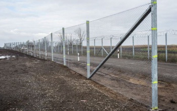 Határszemle a képviselőkkel: a megye lakóit is védi a kerítés