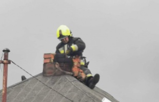 Kéményt bontott a villám