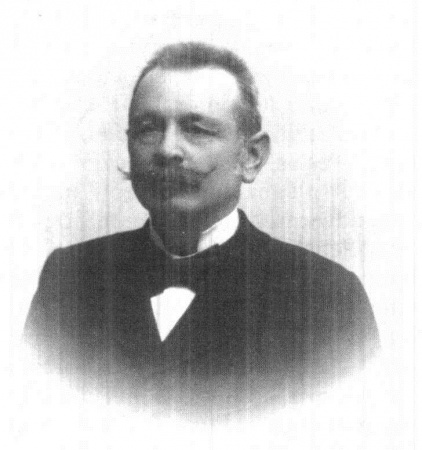 Tisztelgés a „Morzsák” atyja előtt