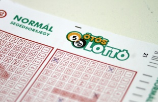 40, 50, 53 – ezeket a számokat is kihúzták szombaton az ötös lottón