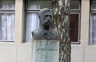 Szobor a szabadságharcosnak