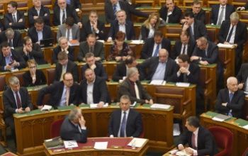 Elfogadta az Országgyűlés az új adócsomagot