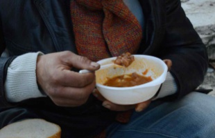 Nyitva áll a kapu a hajléktalanok előtt