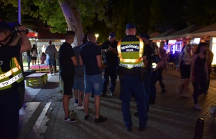 Razzia a Petőfi sétányon
