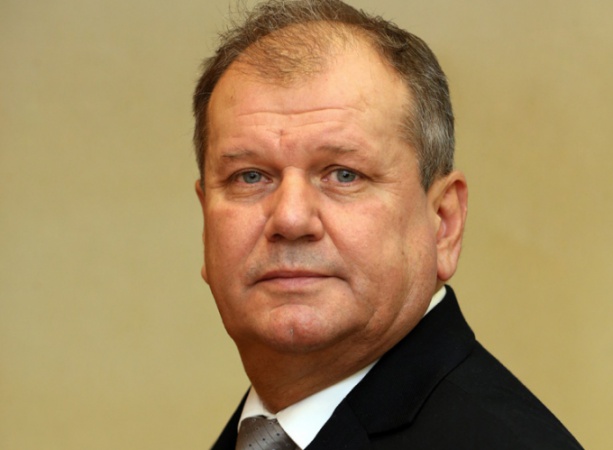 Stickel Péter tankerületi igazgató 65 éves