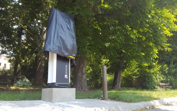 Már építik az elektromos töltőállomásokat a városban