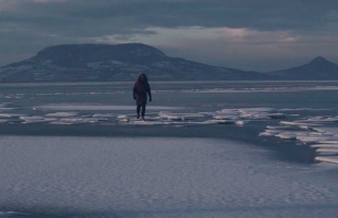 Tanulságos minifilm  a befagyott Balatonon