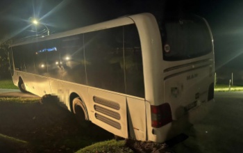 Árokba hajtott egy busz Böhönyén