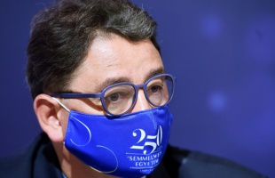 Merkely Béla szerint az új variáns ellen kevésbé hatékony a maszk